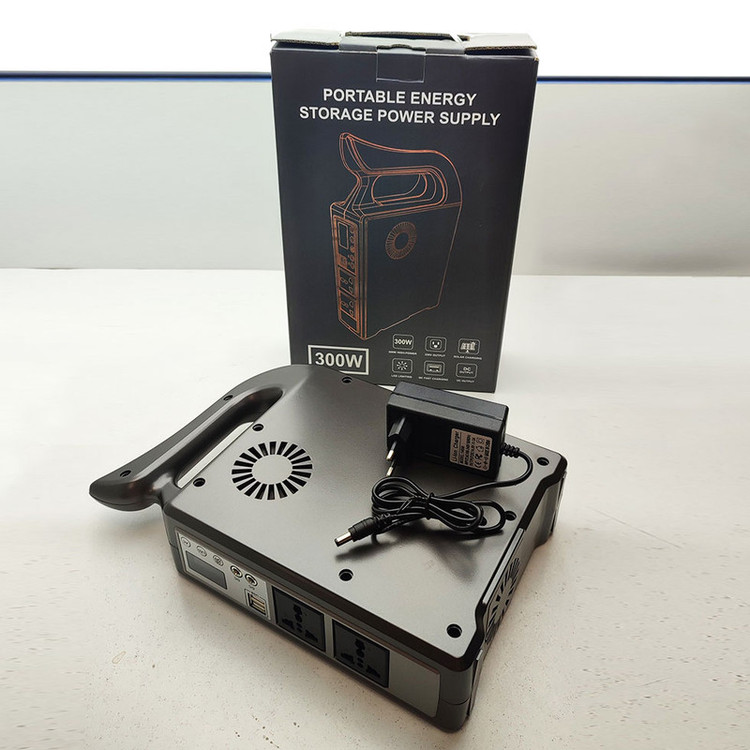 پاوربانک مدل مولتی 300W کمپینگ 12v-220v طرح چراغ قوه ظرفیت 25000 میلی آمپر ساعت